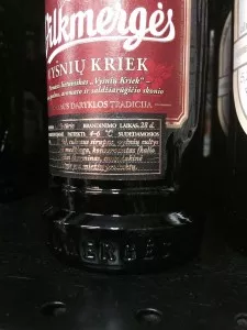 Užrašai apie sudėtį etiketėse sunkiai įskaitomi ("Valstiečio archyvo nuotr.)