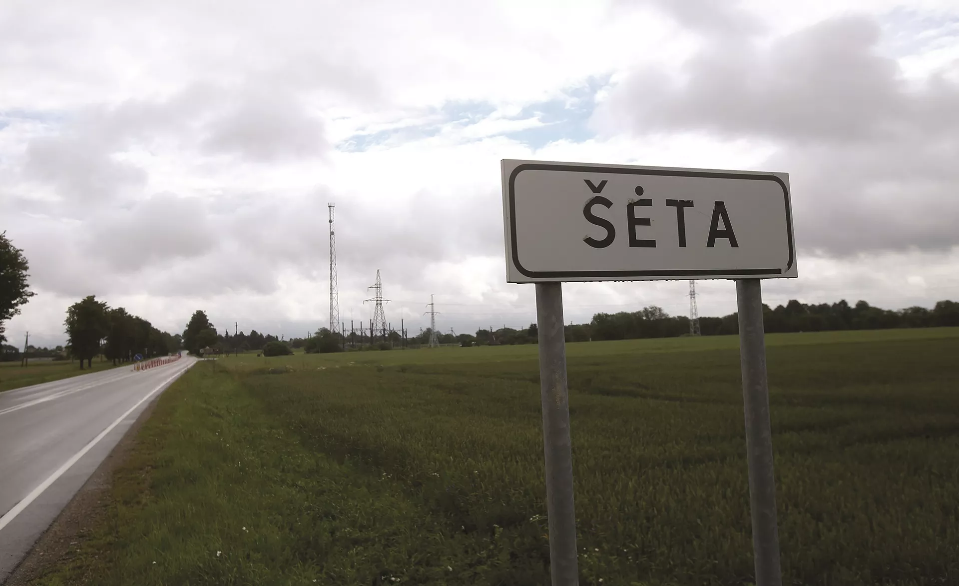 Gyventojai pasakoja kaimynei kviečiantys ir medikus, ir policijos pareigūnus, tačiau jie pagelbėja labai trumpam./ G. Minelgaitės nuotr.