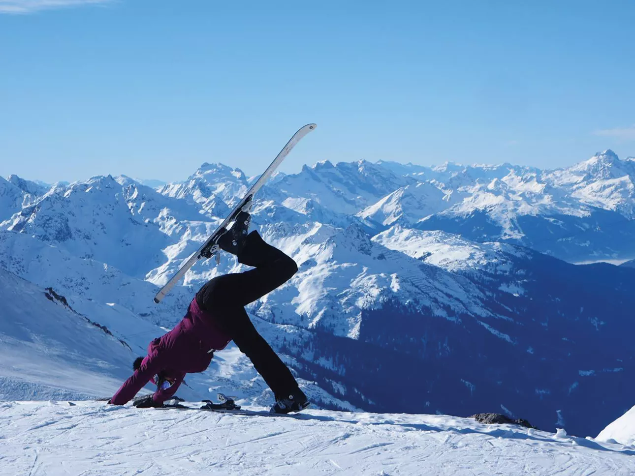 Jogos kraštietė Vlada Butkienė neapleidžia net poilsiaudama Alpėse. Asmeninio archyvo nuotr.