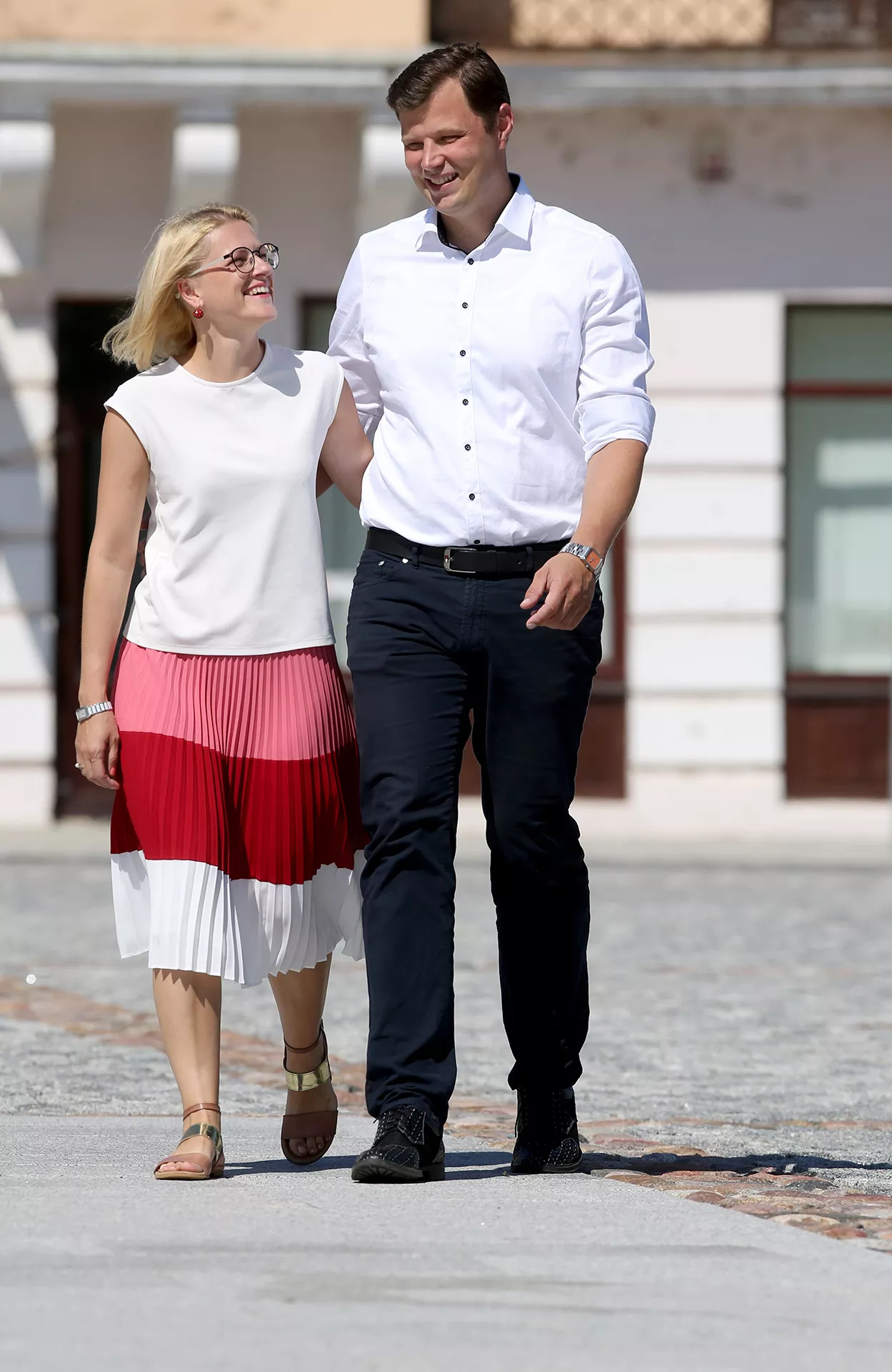 Giedrė ir Paulius Aukštikalniai Kauną iškeitė į Kėdainius ir nė kiek dėl to nesigaili: „Nėra taip, kad mūsų gyvenimui būtinai reikalingas didmiesčio ženklas. Tiesiog žiūrime, kur mums geriau ir patogiau. Šiuo atveju gyvendami Kėdainiuose matome daugiau privalumų nei didmiestyje.“ Algimanto Barzdžiaus nuotr. 