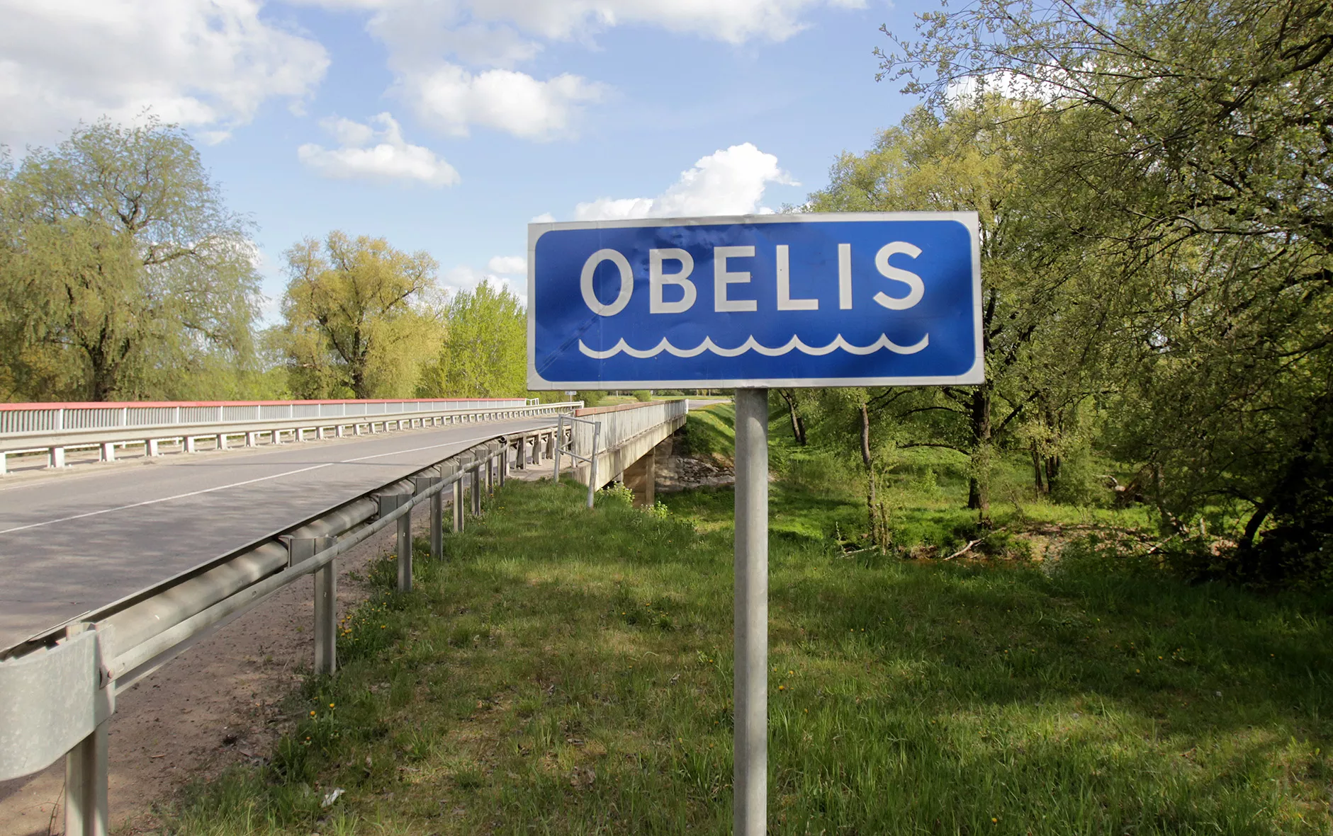 Obelies upės pavadinimas siejamas su medžio vardu. Gražią mintį tokiam pavadinimui galėjo sukelti šviesus obelų medžiu žydėjimas. Algimanto Barzdžiaus nuotr.