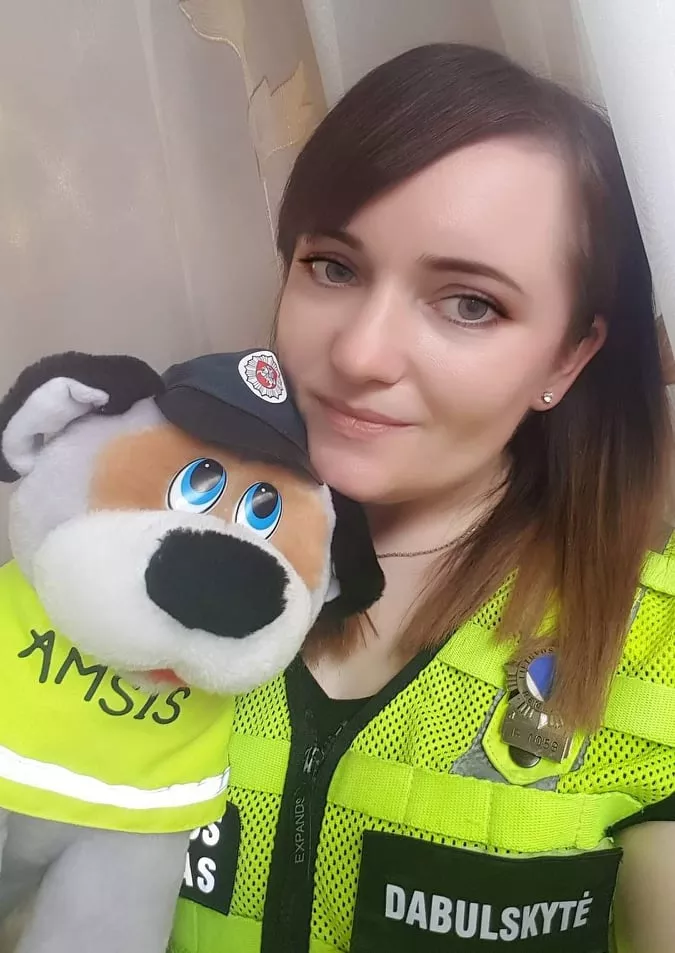 Policijos rėmėja Sandra Dabulskytė džiaugiasi policijos rėmėjų gretose atradusi ne tik puikių kolegų, bet ir draugų.